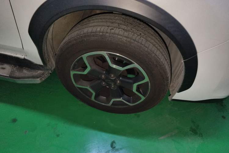 Used Subaru XV 2014 2.0i Comfort Edition Right Front Wheel Hub