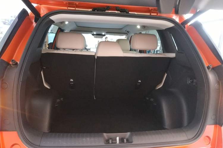 Used AION V 2024 Aion Tyrannosaurus 650 Smart Premium Edition