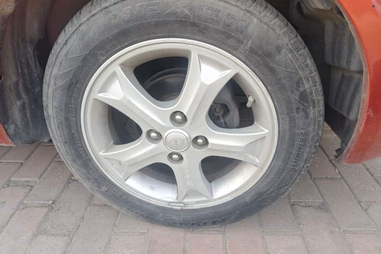 Used FAW Xiali N7 2013 1.3L Manual Luxury Model Right Front Wheel Hub