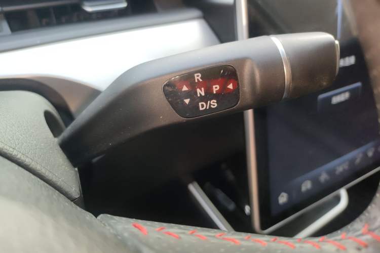 Used NETA V 2022 Chao 300 Lite Lithium Iron Phosphate Gear Lever