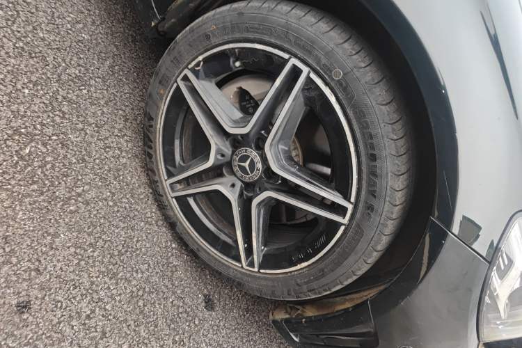 Used Mercedes-Benz C-Class 2021 C 260 Star Edition Right Front Wheel Hub