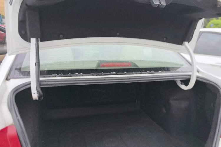 Used Chevrolet Cruze 2015 1.5L Classic SL MT Trunk