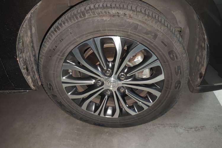 Used Buick GL8 2023 Land Executive Class Smart Enjoyment Model Right Front Wheel Hub