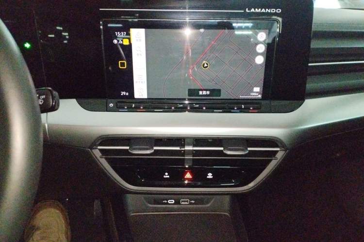 Used Volkswagen Lamando 2022 Lavida L 280TSI DSG Hot Edition Audio And AC Panel