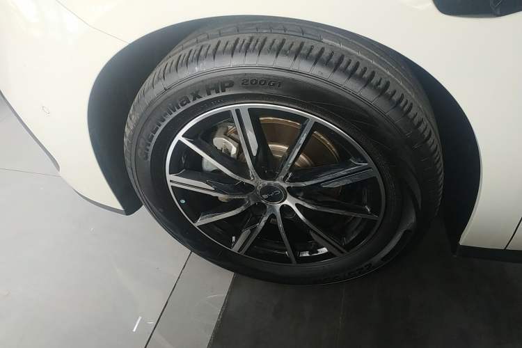 Used BYD Seal 06 New Energy 2025 DM-i Smart Drive 120KM Deluxe Model Left Front Wheel Hub