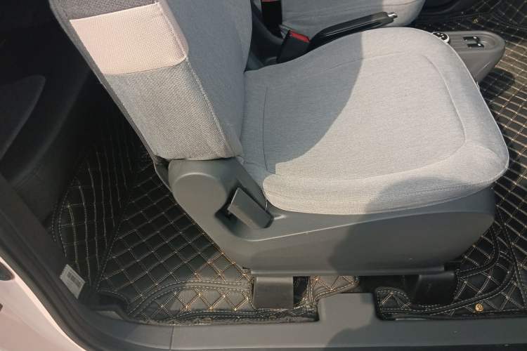 Used Wuling Hongguang MINIEV 2021 Macaron Premium Model – Lithium Iron Phosphate Right Front Seat