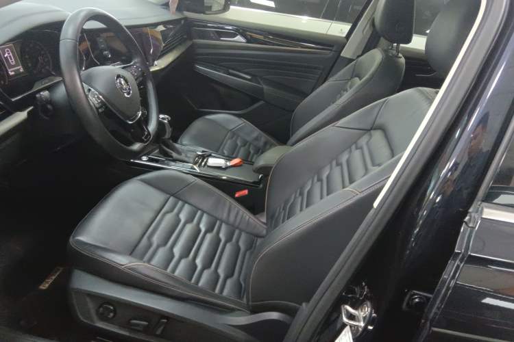 Used Volkswagen Passat 2019 330TSI Elite Edition China VI
