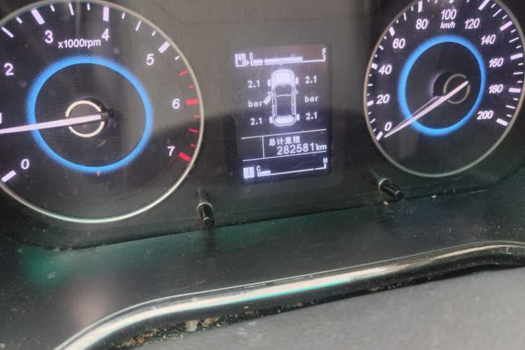 Used Foton Jiatu im8 2017 1.5L ZhiZun Model
