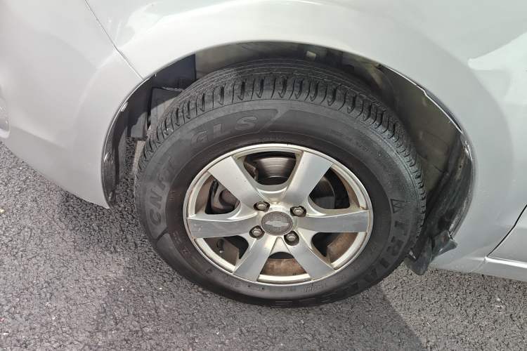 Used Chevrolet Sail 2013 Sedan 1.2L Manual Fashionable Happiness Edition Left Front Wheel Hub