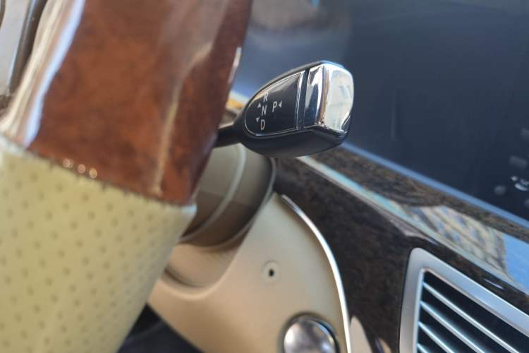 Used Mercedes-Benz S-Class 2012 S 300 L Business-Class Grand Edition Gear Lever