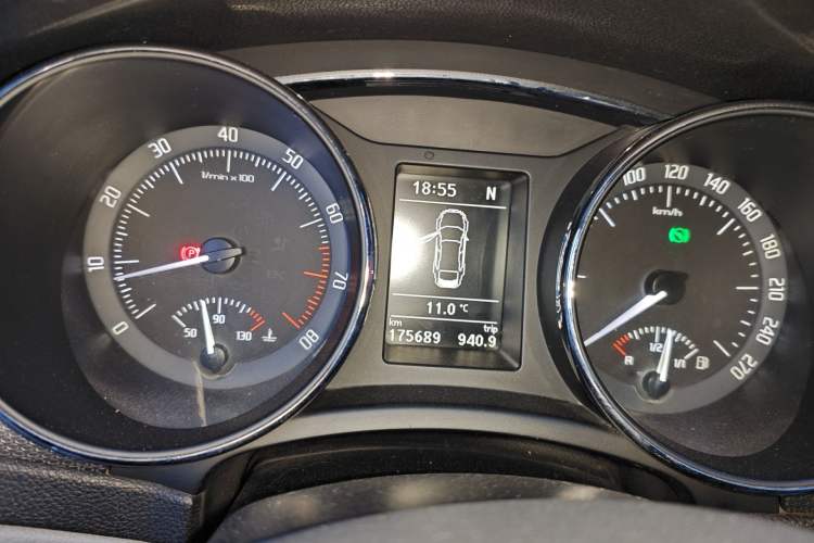 Used Skoda Superb 2012 1.8TSI Automatic Prestige Edition Instrument Cluster