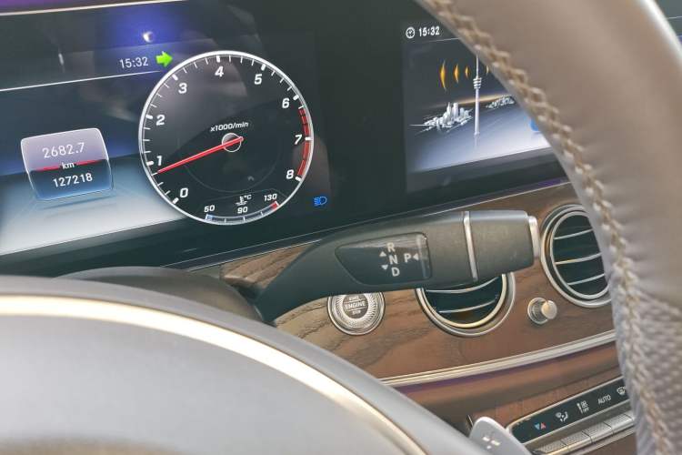 Used Mercedes-Benz E-Class 2016 E 300 L Stylish Model Gear Lever