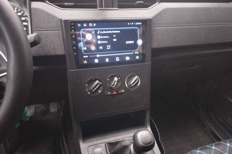 Used Wuling Zhengcheng 2022 2.0L Manual Entrepreneurial Version Audio And AC Panel