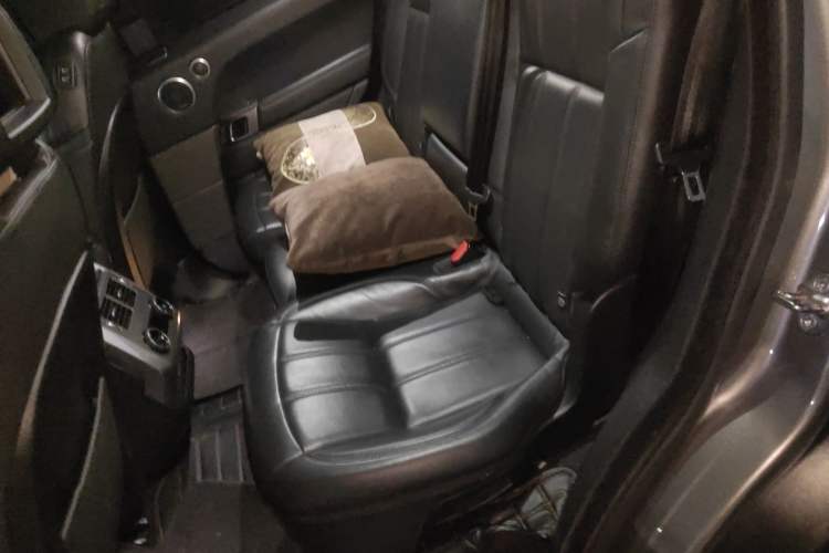 Used Land Rover Range Sport 2018 3.0 SC V6 HSE DYNAMIC Left Rear Seat