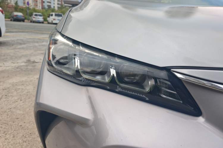 Used Toyota Avalon 2019 Dual-Engine 2.5L Luxury Edition China VI Standard
