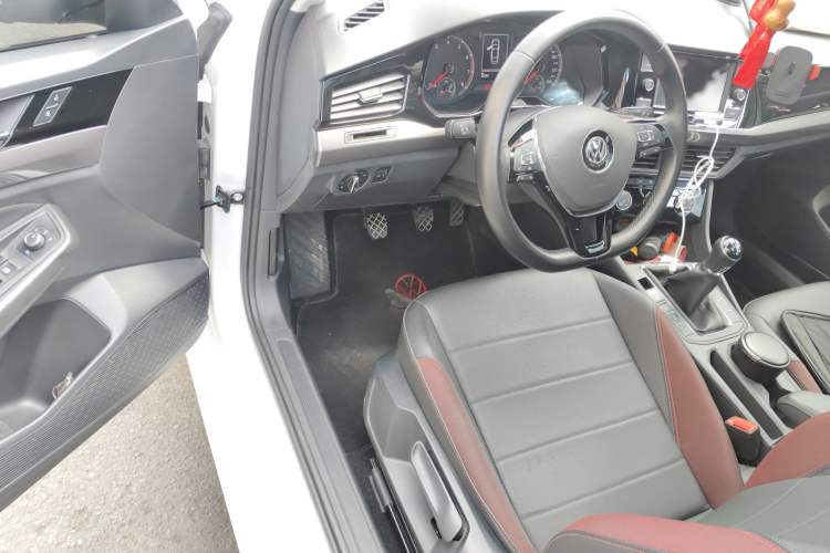 Used Volkswagen Bora 2020 1.5L Manual Comfort Version
