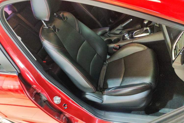 Used Mazda 3 Axela 2014 Sedan 1.5L Automatic Luxury Model Right Front Seat