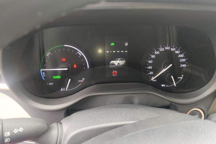 Used Toyota Sienna 2024 2.5L Hybrid Comfort Edition
