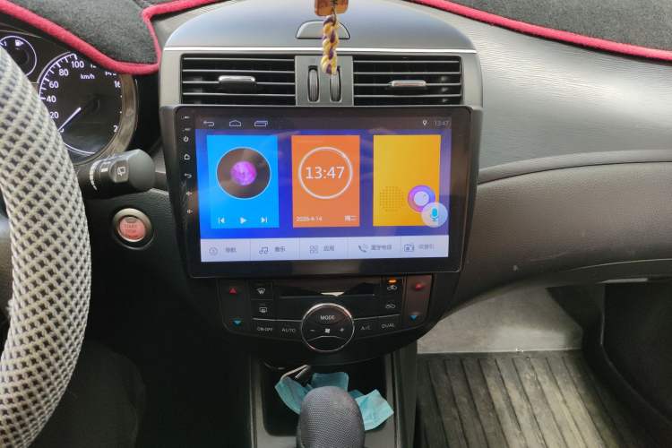 Used Nissan Tiida 2011 1.6L CVT Smart Version Audio And AC Panel