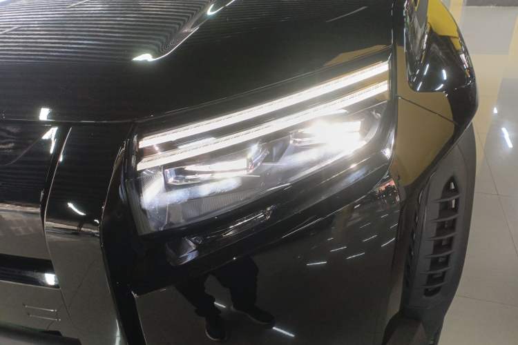 Used Formula Leopard Titanium 3 2025 501 km All-Wheel Drive Intelligent Driving Max Edition
