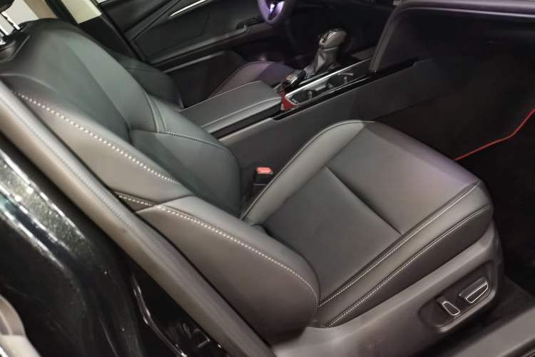 Used Toyota Camry 2026 Model Dual-Engine 2.0HSE Sport Lite Edition