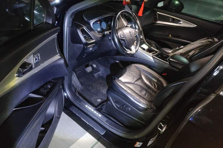 Used Lincoln MKX 2017 2.0T Two-Wheel Drive Deluxe Edition
