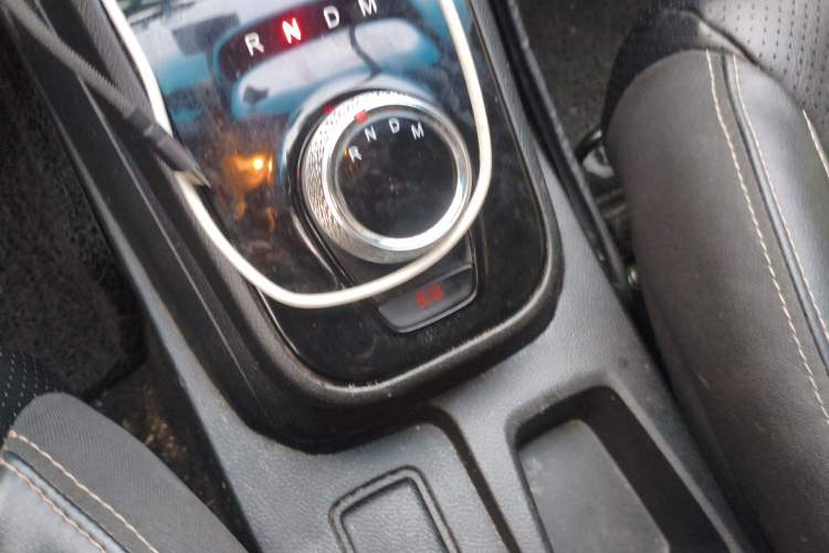 Used Baojun 310W 2018 1.5L Automatic Fashion Edition China VI Gear Lever