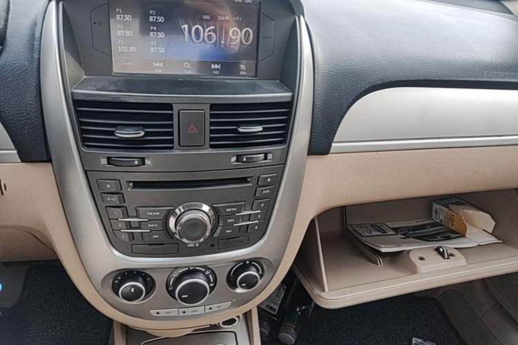 Used Buick Excelle 2013 1.5L Automatic Classic Model
