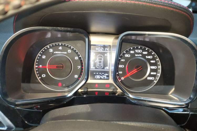 Used Zotye Domy X5 2015 1.5T Manual Luxury Version China IV Standard
