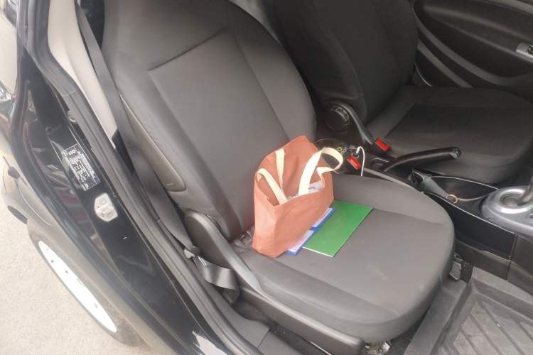 Used smart fortwo 2015 1.0L 52 kW hardtop Dynamic version
