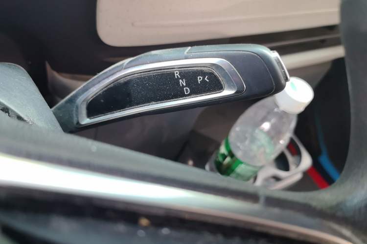 Used SAIC MAXUS Dana V1 2024 V1 Short Wheelbase Low-Roof Multi-Function Version (51 kWh)
