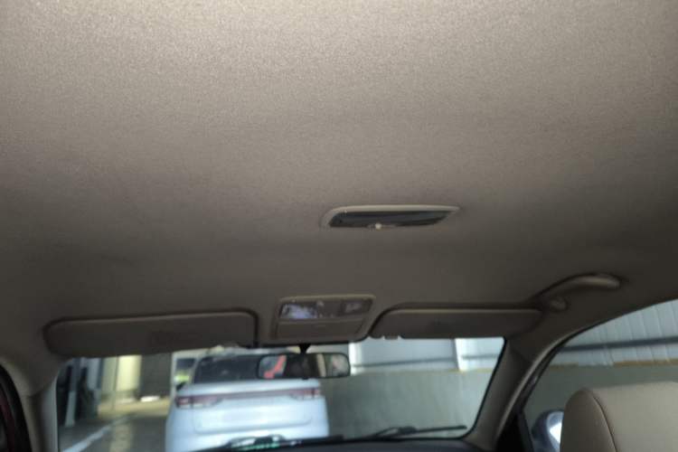 Used Hyundai Celesta 2011 1.6L Automatic Comfort Edition Headliner