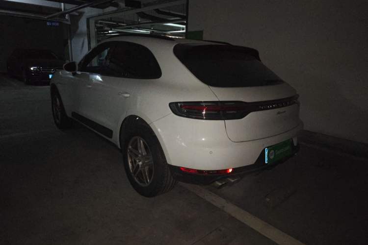 Used Porsche Macan 2021 Macan 2.0T Rear Left 45 Deg