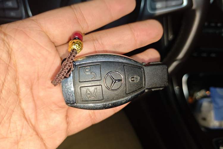 Used Mercedes-Benz GLC 2019 Facelift GLC 260 L 4MATIC Luxury Model Vehicle Key