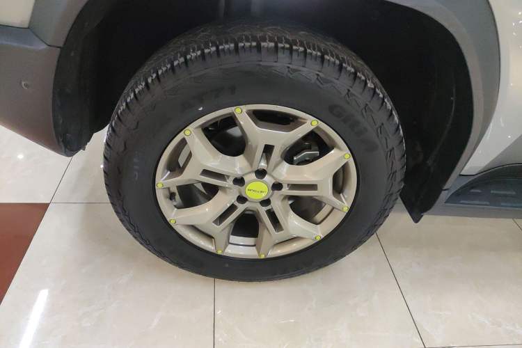 Used JETOUR Traveler 2023 2.0T All-Wheel Drive Conquer PRO Right Rear Wheel Hub