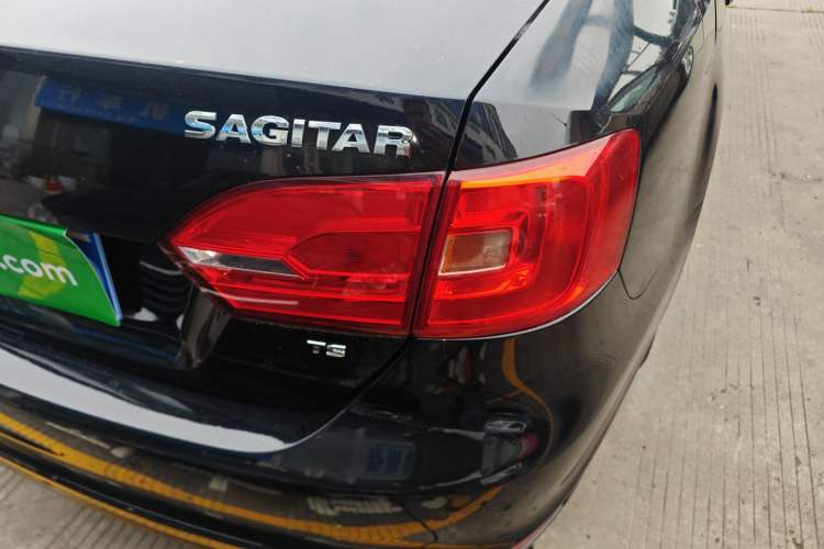 Used Volkswagen Sagitar 2014 Revised Version 1.4TSI Automatic Luxury Edition
