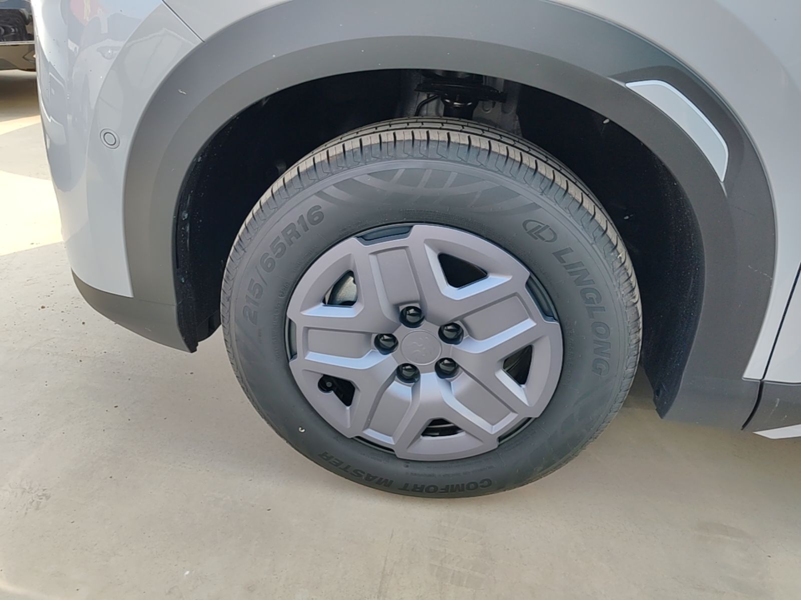 BYD Yuan UP 2025 Intelligent Driving Version 401 KM Dynamic Edition — снимка 10