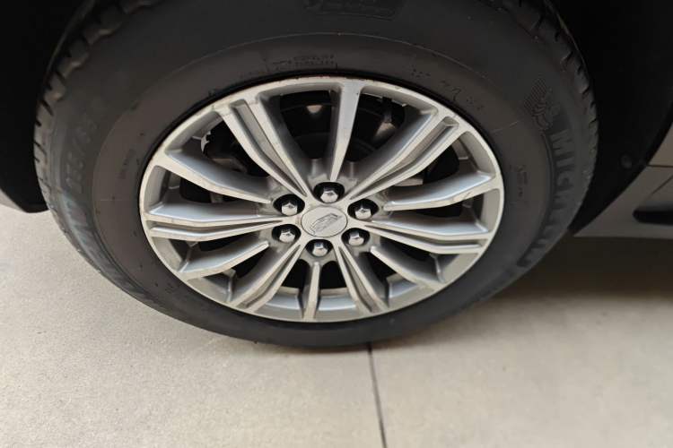 Used Cadillac XT5 2018 25T Luxury Model