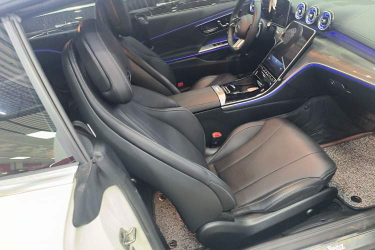 Used Mercedes-Benz CLE 2024 CLE 260 Convertible Coupe Right Front Seat