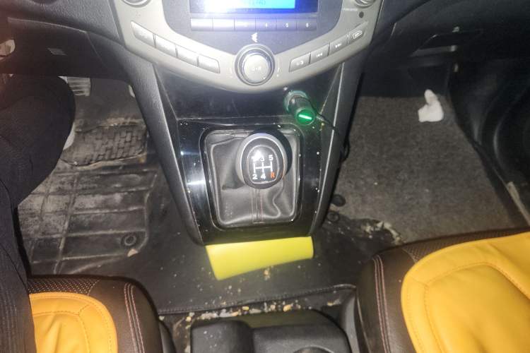 Used BYD S6 2014 2.0L Manual Luxury 5-Seater
