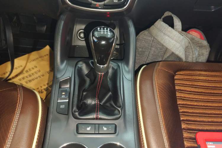 Used CHANGAN CS75 2014 2.0L Manual Leading Version China IV Standard Gear Lever