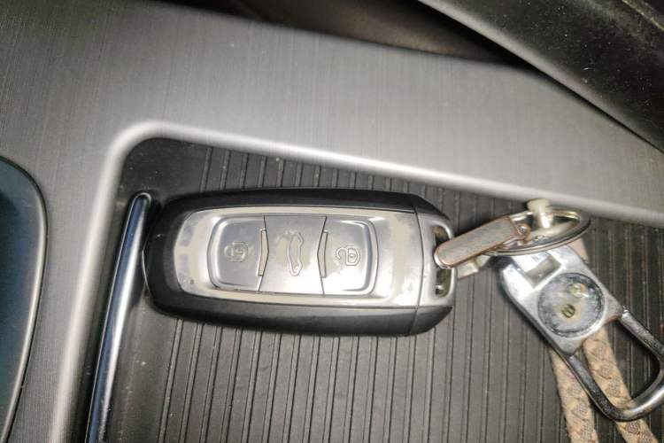 Used Geely Auto Emgrand X7 Sport 2016 1.8TD Automatic Smart Connectivity Version
