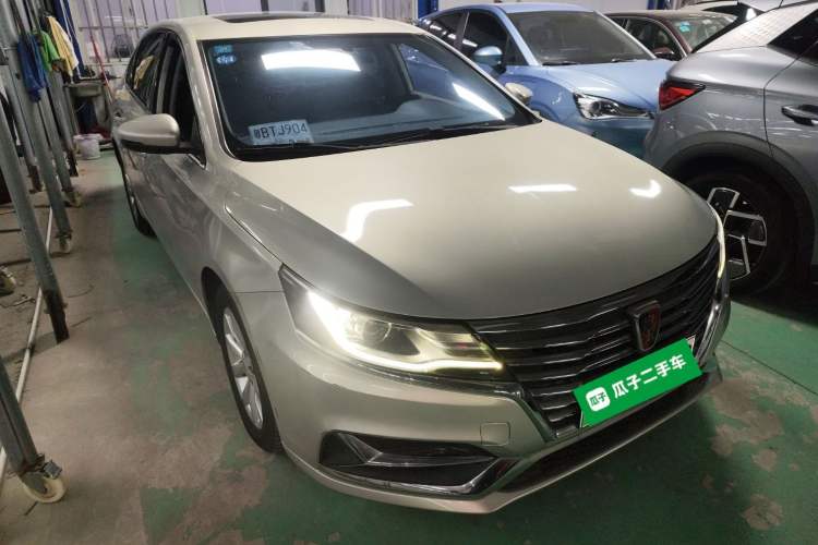 Used Roewe i6 New Energy 2017 45T Hybrid Connect & Smart Enjoyment Edition Front Right 45 Deg