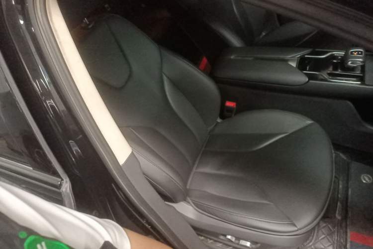 Used Hongqi E-QM5 2023 Revised Version Basic Travel Edition Right Front Seat