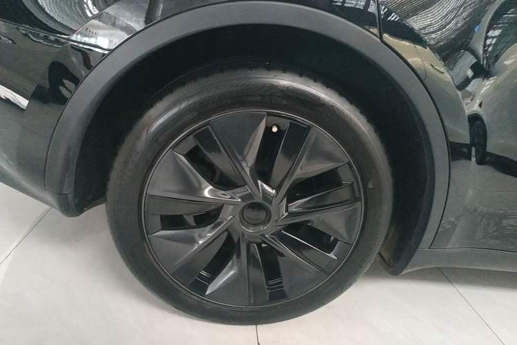 Used Tesla Model Y 2023 Rear-Wheel-Drive Version

