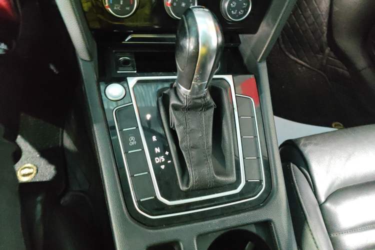 Used Volkswagen Magotan 2019 330TSI DSG Leading Edition China V Standard
