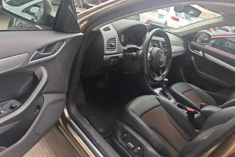 Used Audi Q3 2018 30th Anniversary Edition 30 TFSI Fashion Model Driver Seat