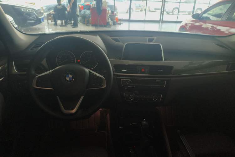 Used BMW X1 2018 xDrive20Li Luxury Edition Center Console