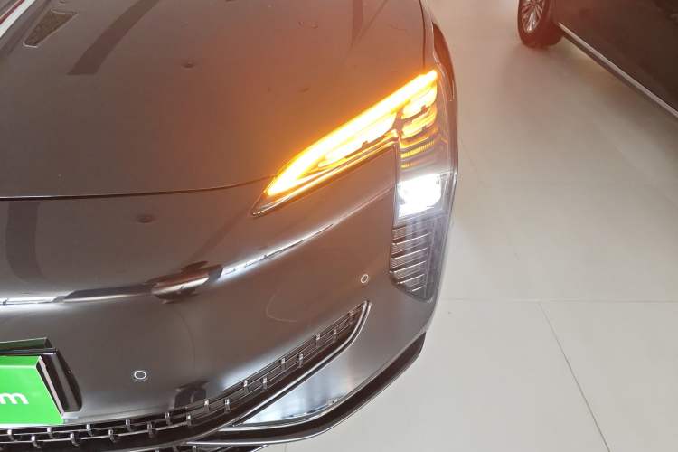 Used Hongqi EH7 2025 600 Smart Selection Edition
