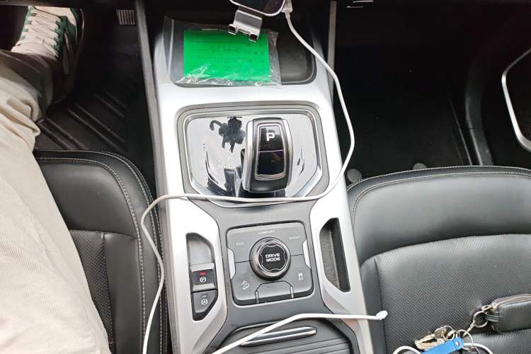 Used Geely Auto Haoyue 2020 1.8TD DCT Luxury Model 5 Seats Gear Lever